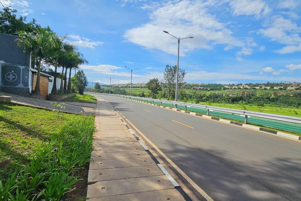 Complete 4-Bedroom House Facing Kigali Golf Course Luaran gambar